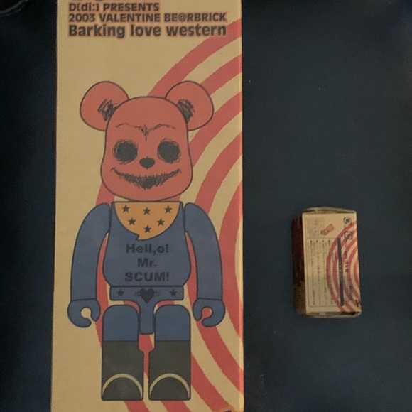 Bearbrick 400% and 100% set - Picture 3 of 4